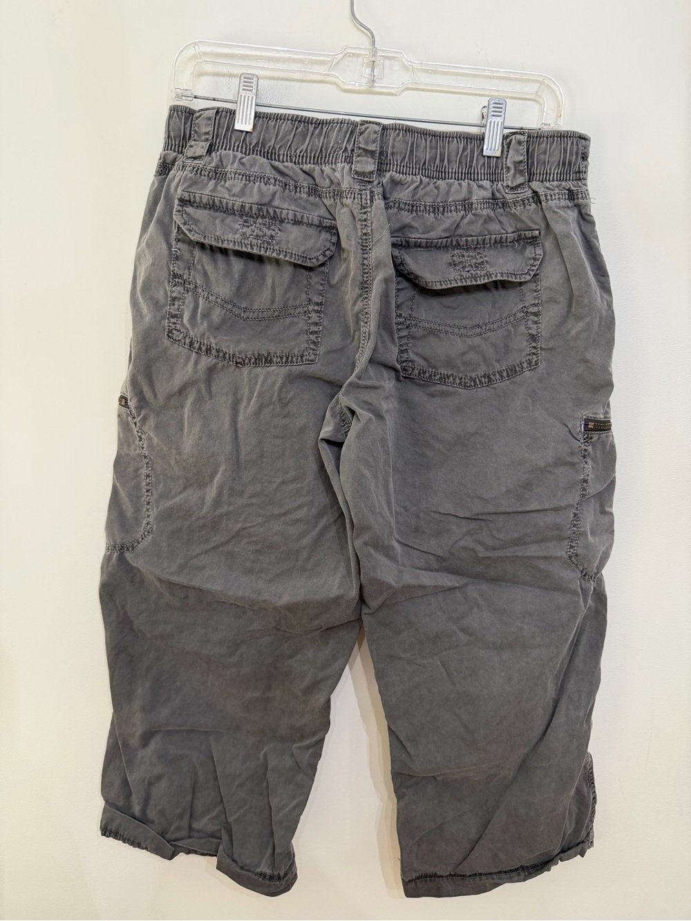 BDG Urban Outfitters Sidekick Cotton Barrel Utility Capris Y2K Grey Women’s M - Picture 5 of 9